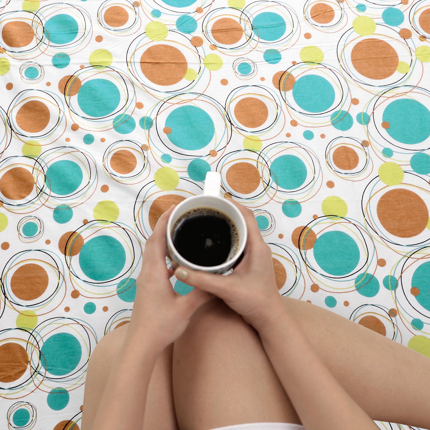 Doodle Round 100% Cotton Bedsheet for King Size Bed - Multicolor