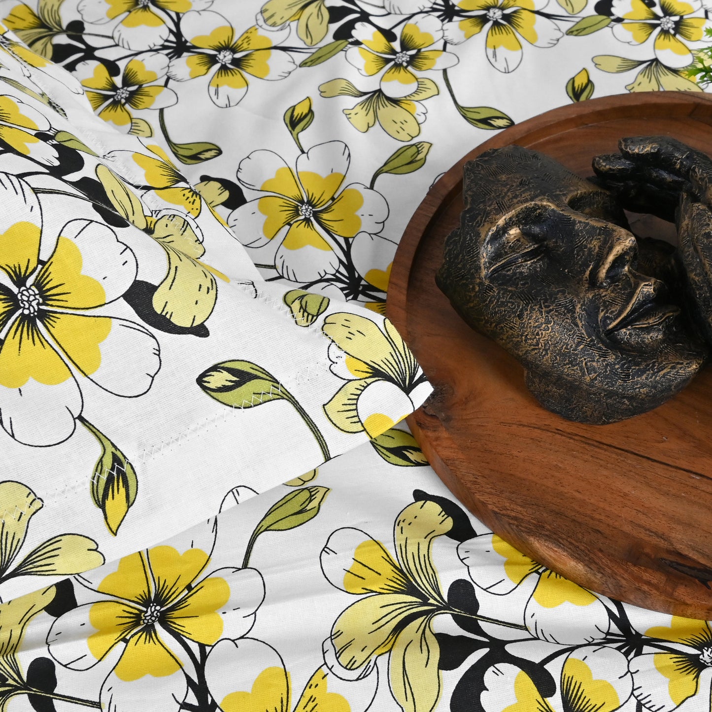 Golden Daffodil Floral Print 144 TC Cotton Single Bed Bedsheet