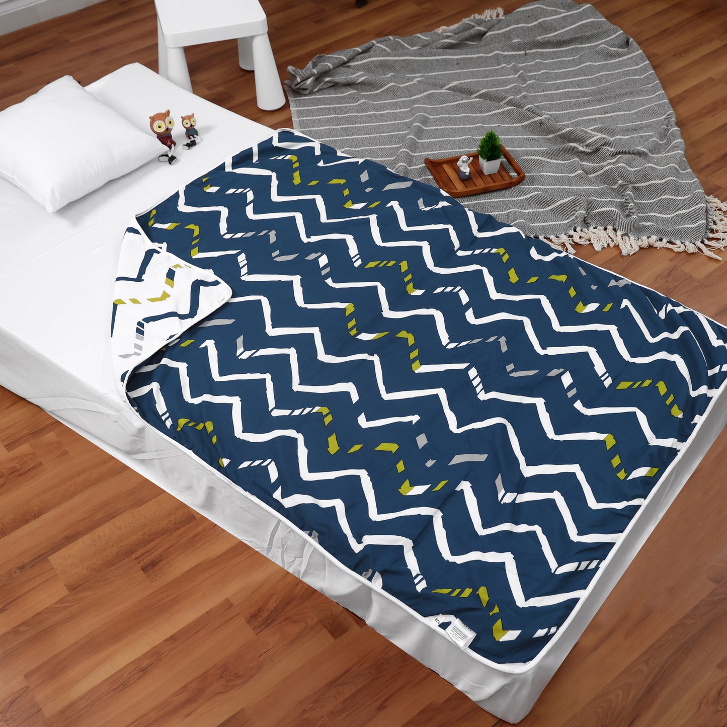 Blue Abstract Print Lotus Soft Touch for 0-3 Years Baby Single Bed AC Blanket for Kids