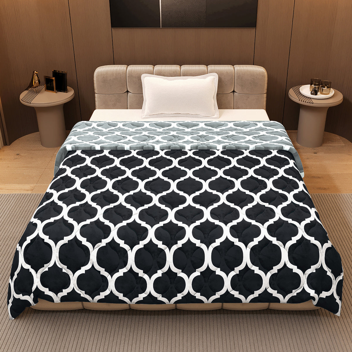 Black and Grey Quatrefoil AC Quilt Comforter for Single Bed