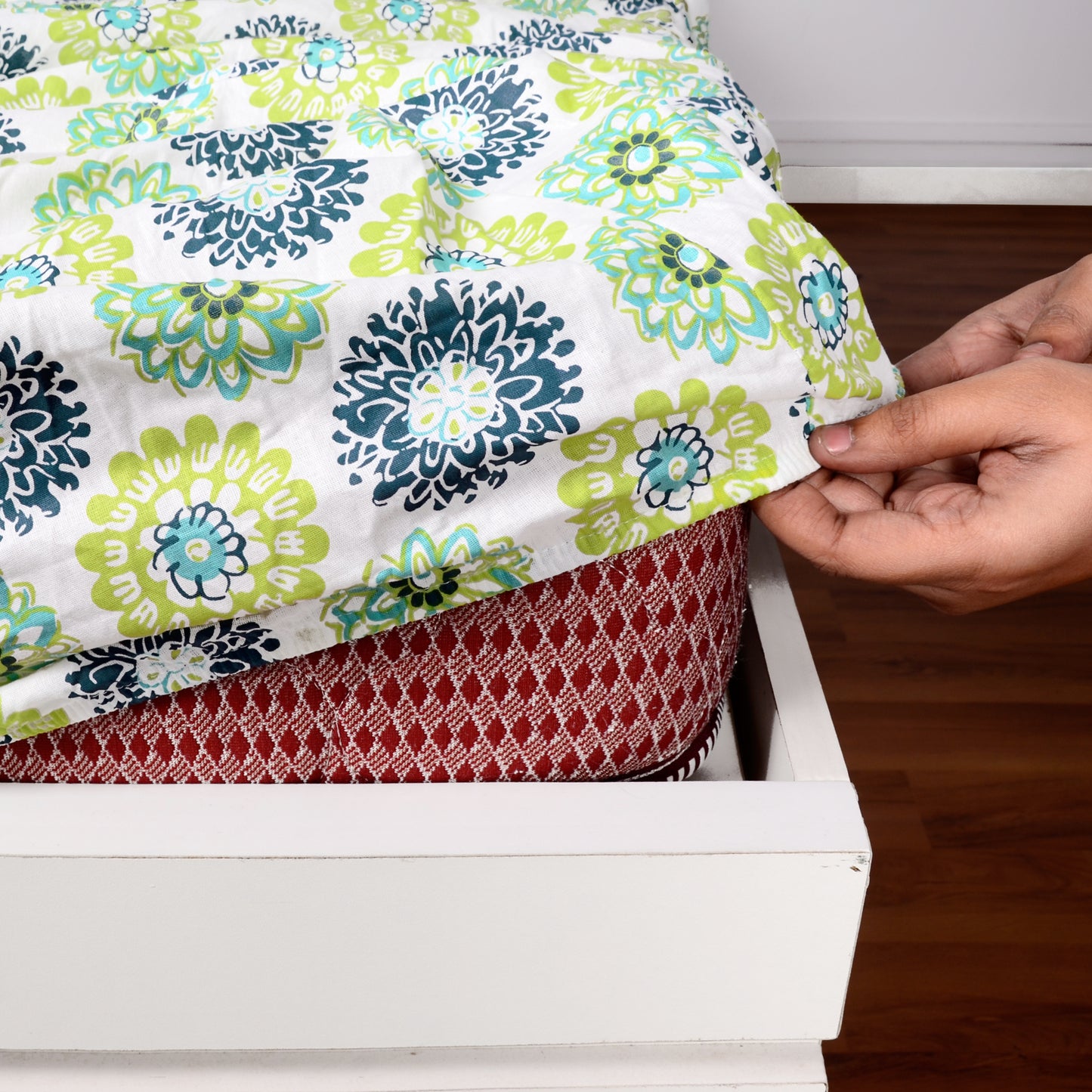 Green Blue Floral Printed Elastic Fitted Double Bed Bedsheet