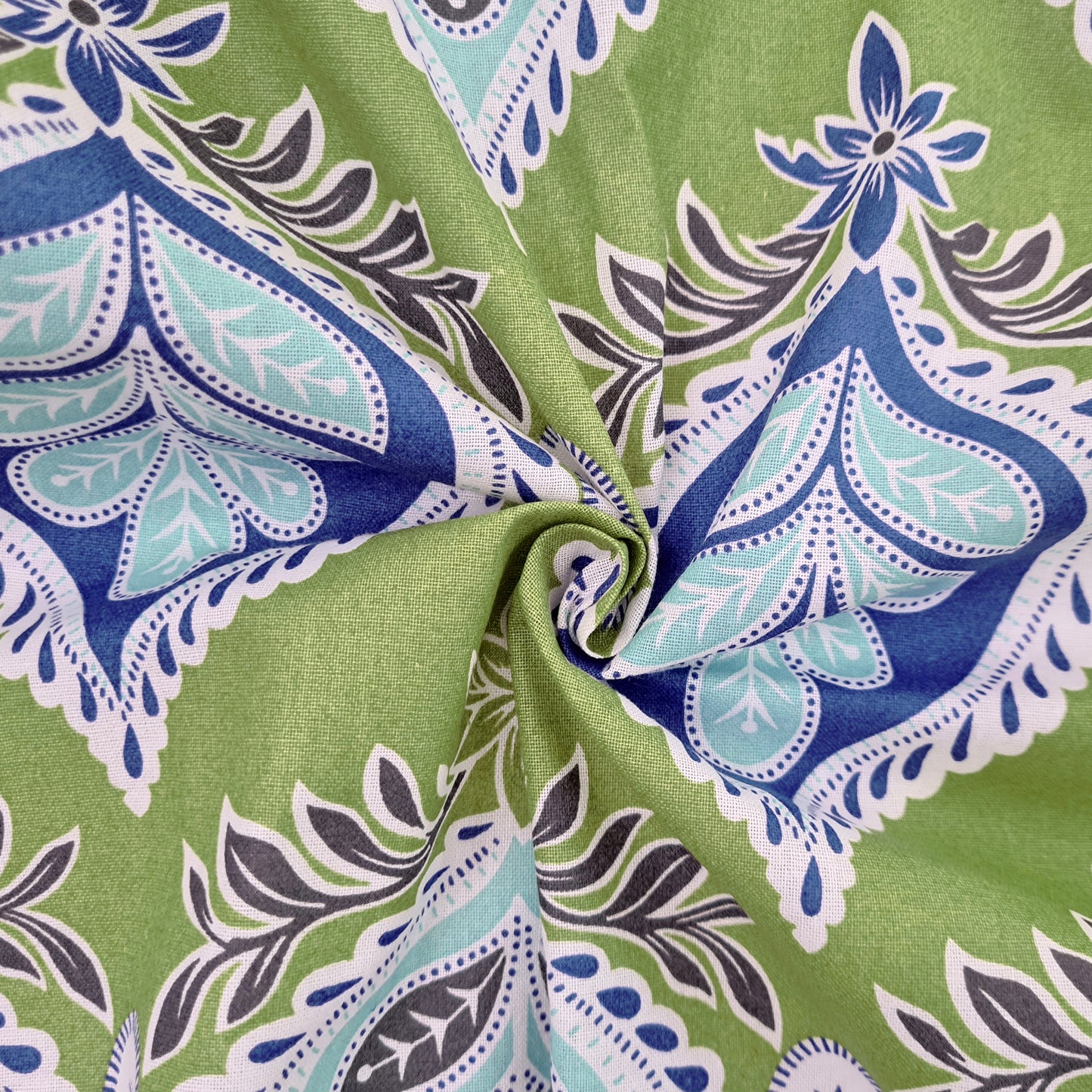 Damask Motif Bedsheet For Double Bed