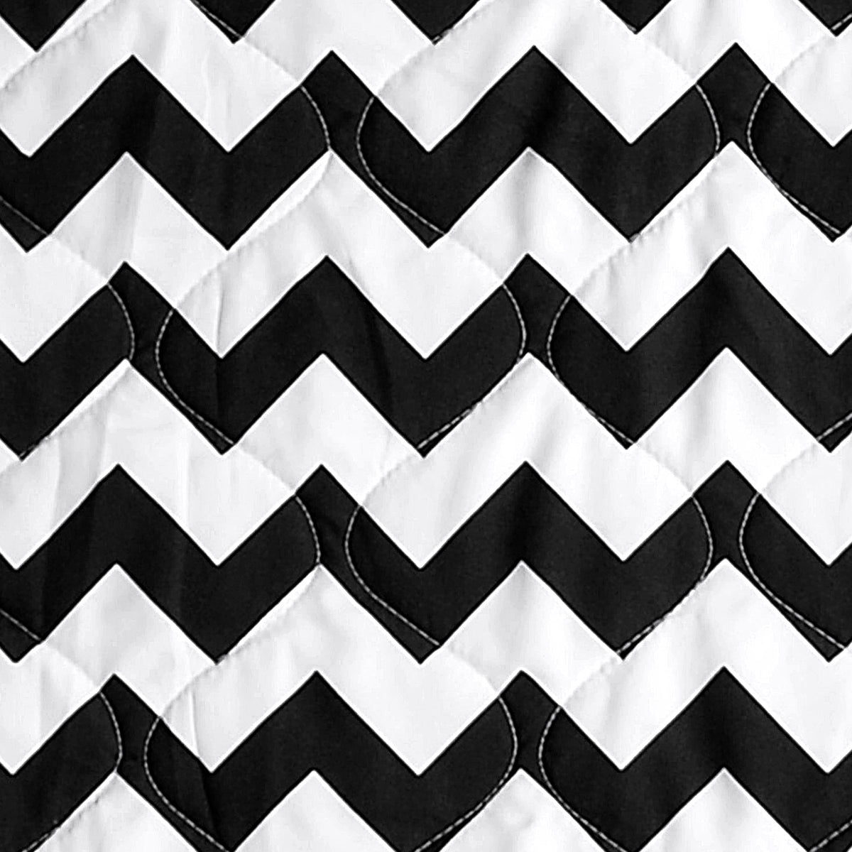 Black and White Chevron Double Bed AC Quilt Comforter