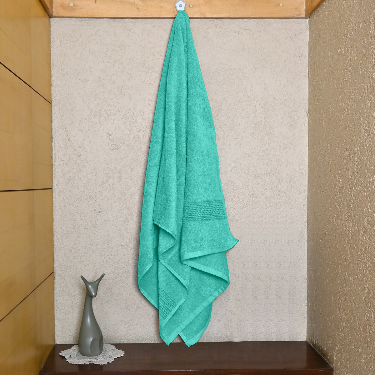 Ice Green Solid Cotton 550 GSM Bath Towel | 150 × 75 cm