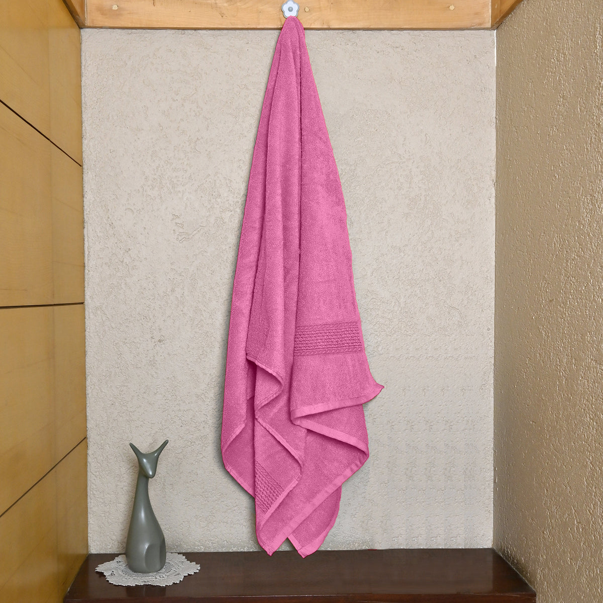 Fuchsia Pink Solid 550 GSM Cotton Bath Towel | 150 × 75 cm