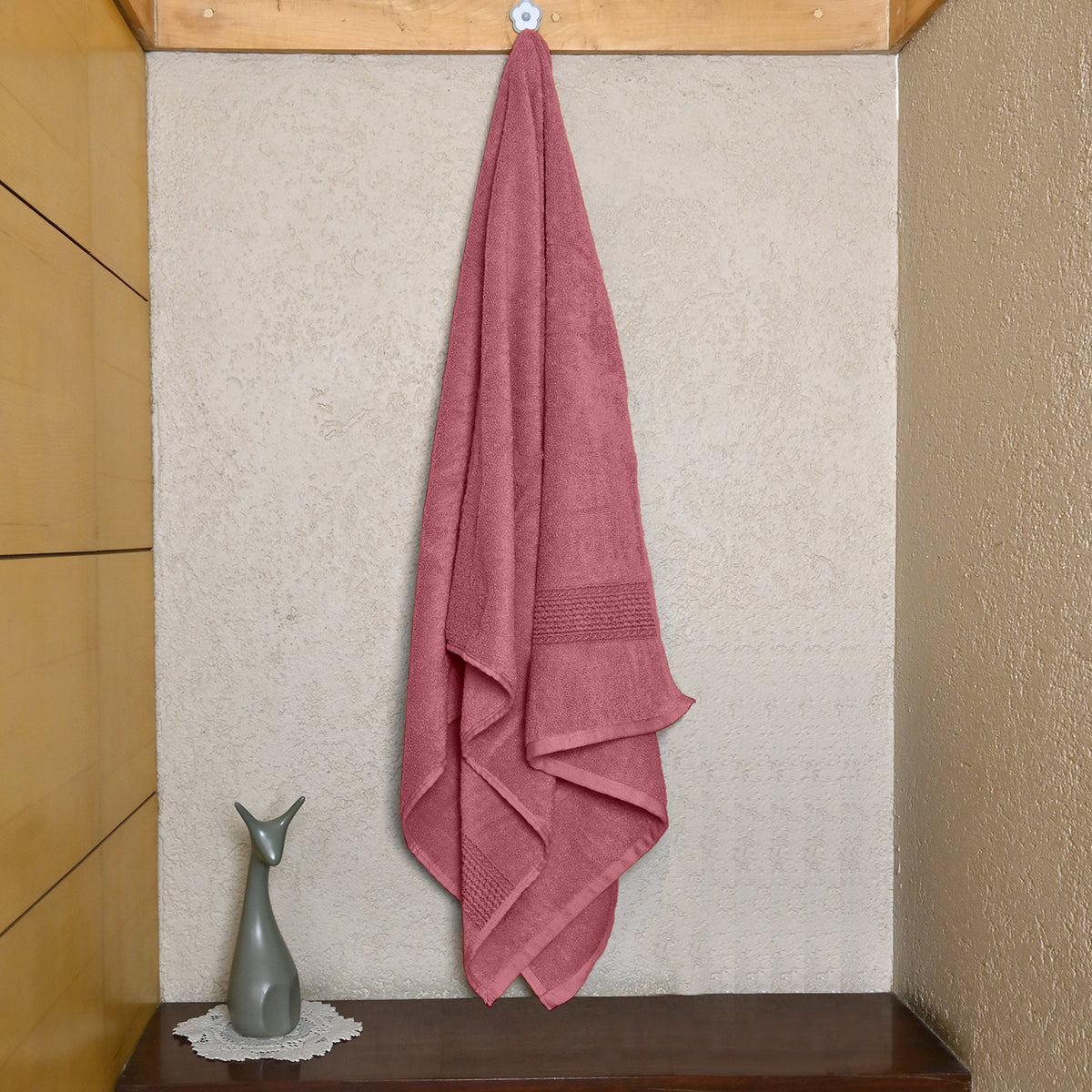Tea Rose Solid 550 GSM Cotton Bath Towel | 150 × 75 cm