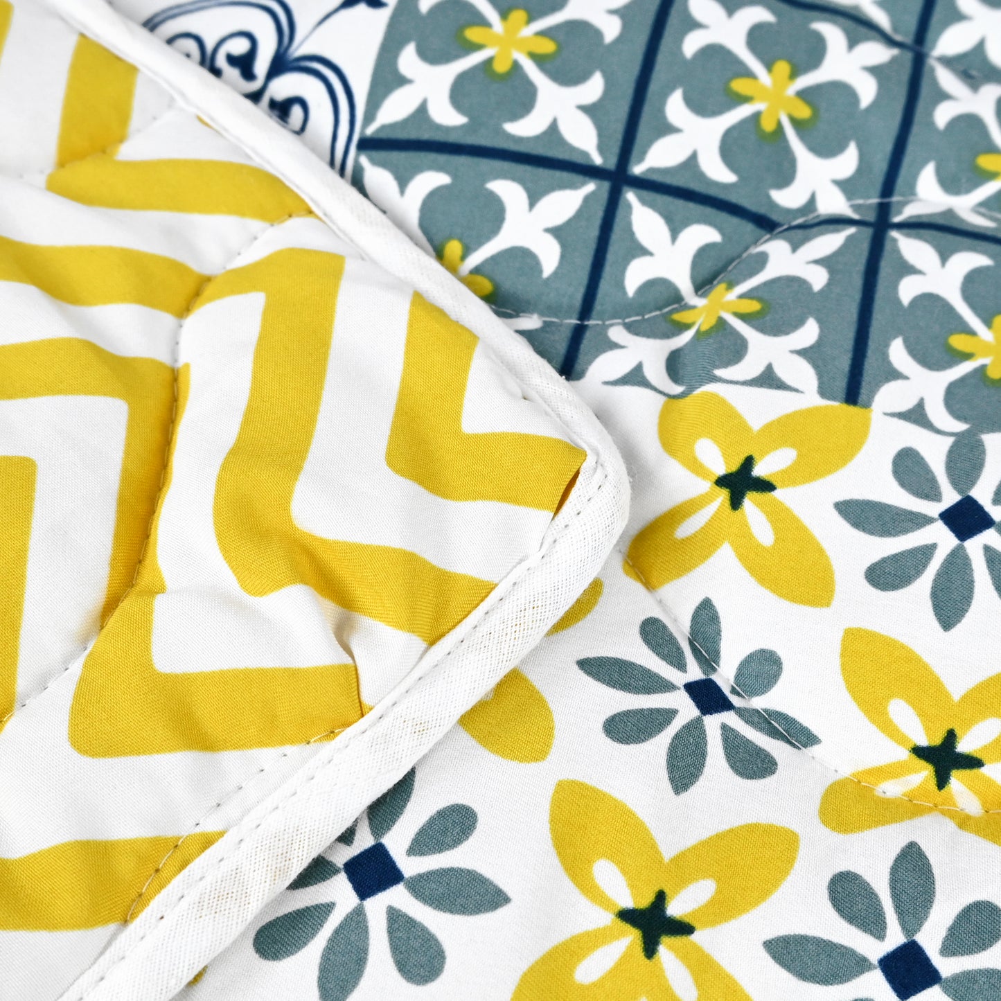 Yellow & Grey Tile Single Kids Bed Comforter – 120 GSM Microfiber