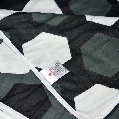 Grey And White 120 TC 100% Cambric Cotton Abstract Hexagon Single Bed AC Blanket Dohar for All Season