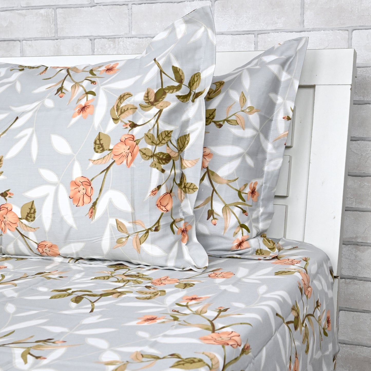 210 TC Elegant Floral Grey King Size Bedsheet with 2 Pillow Covers