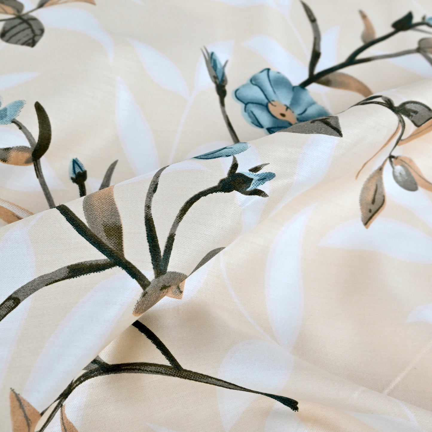 210 TC Elegant Floral Gold King Size Bedsheet with 2 Pillow Covers