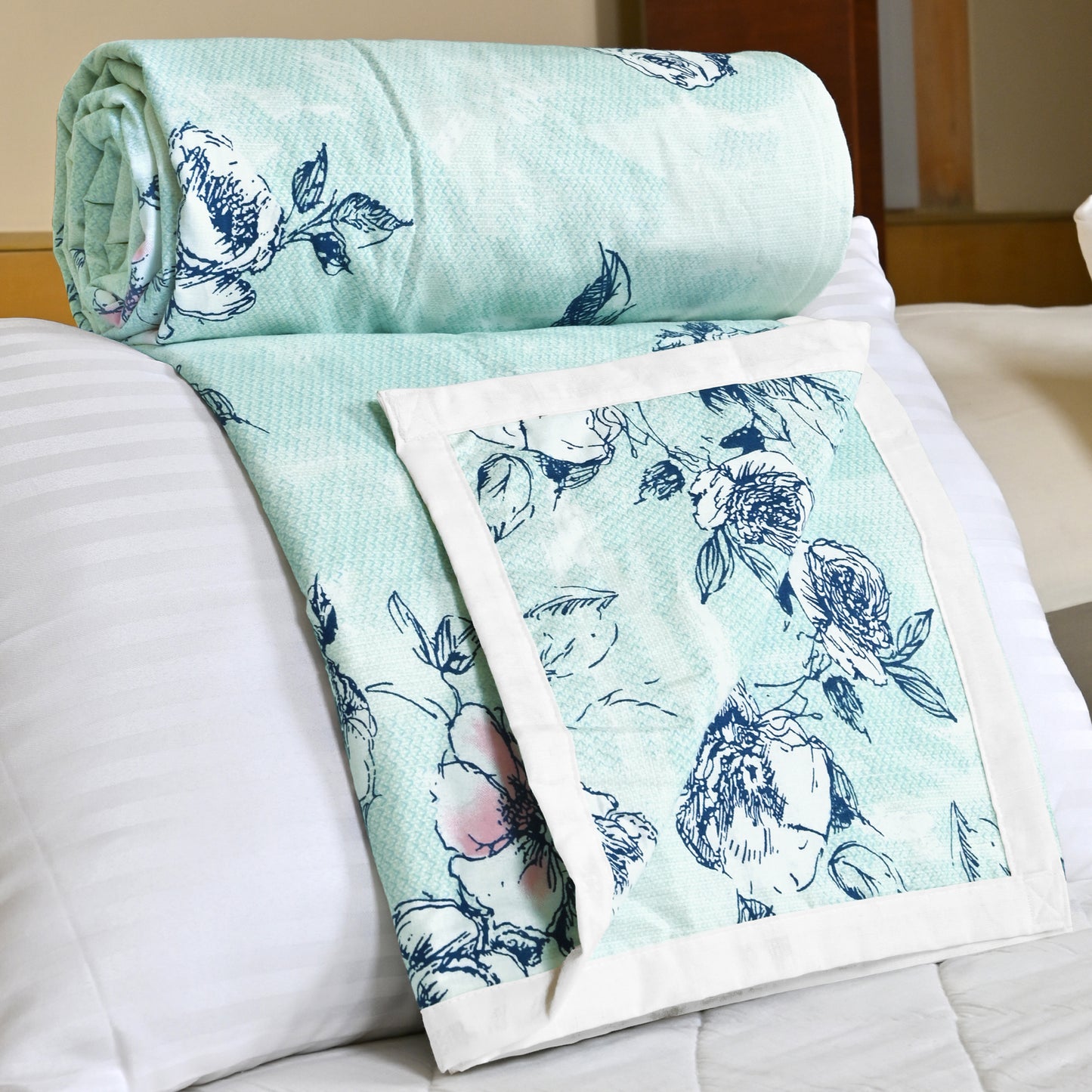 Mint Green Floral Pure Cotton Lightweight Dohar For Single Bed