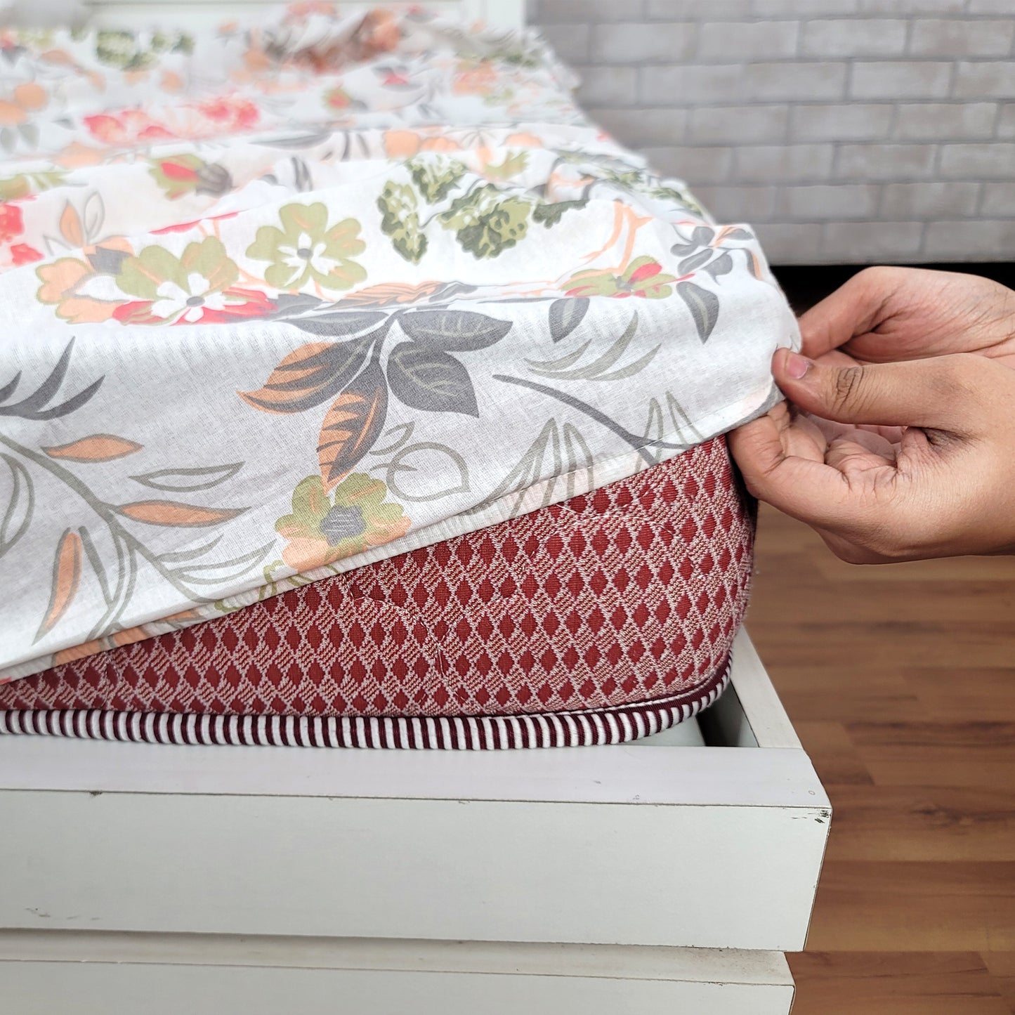 Vintage Floral Elastic Fitted Bedsheet For Double Bed - Peach
