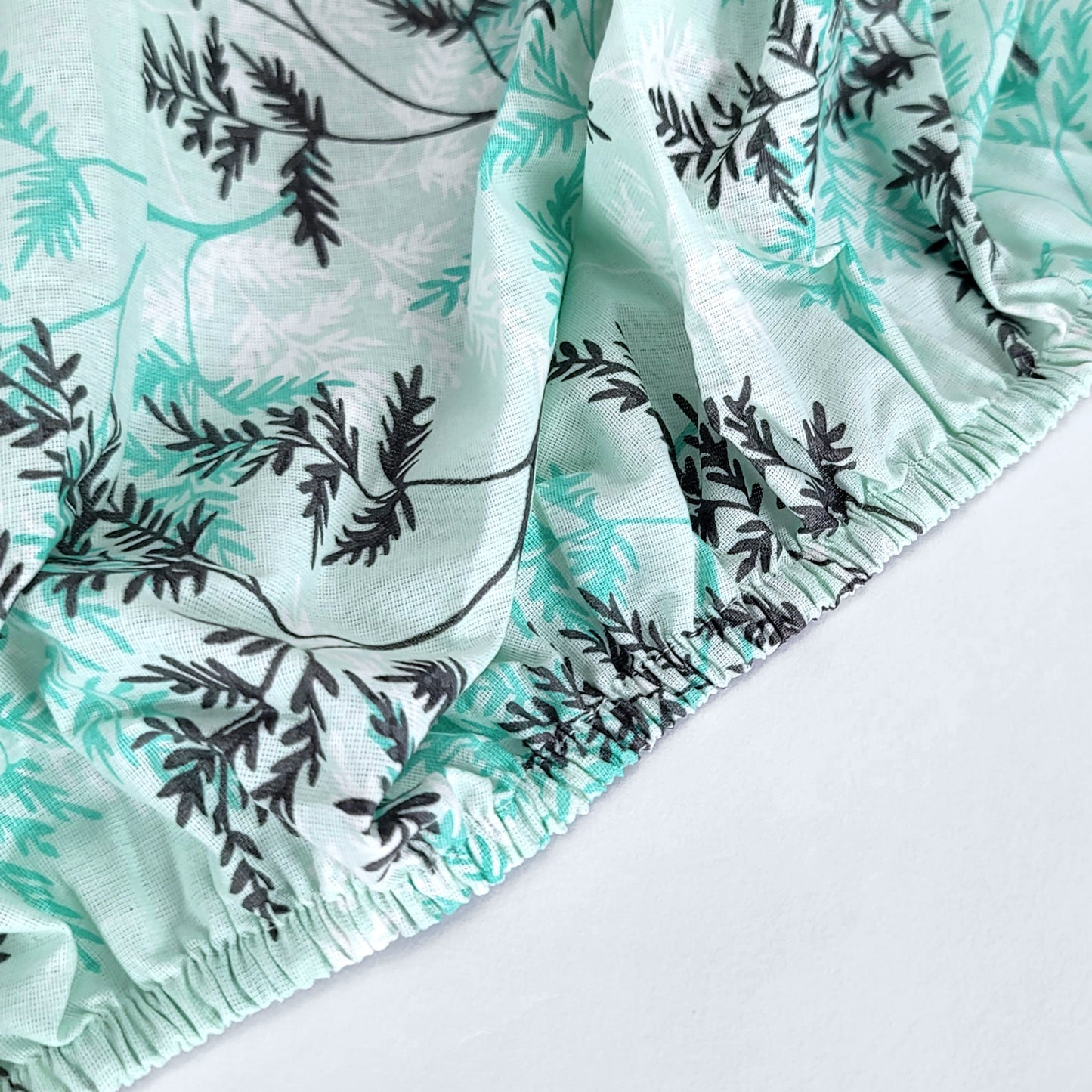 Aqua Mist Floral 144 TC Cotton King Fitted Bedsheet With 2 Pillowcovers