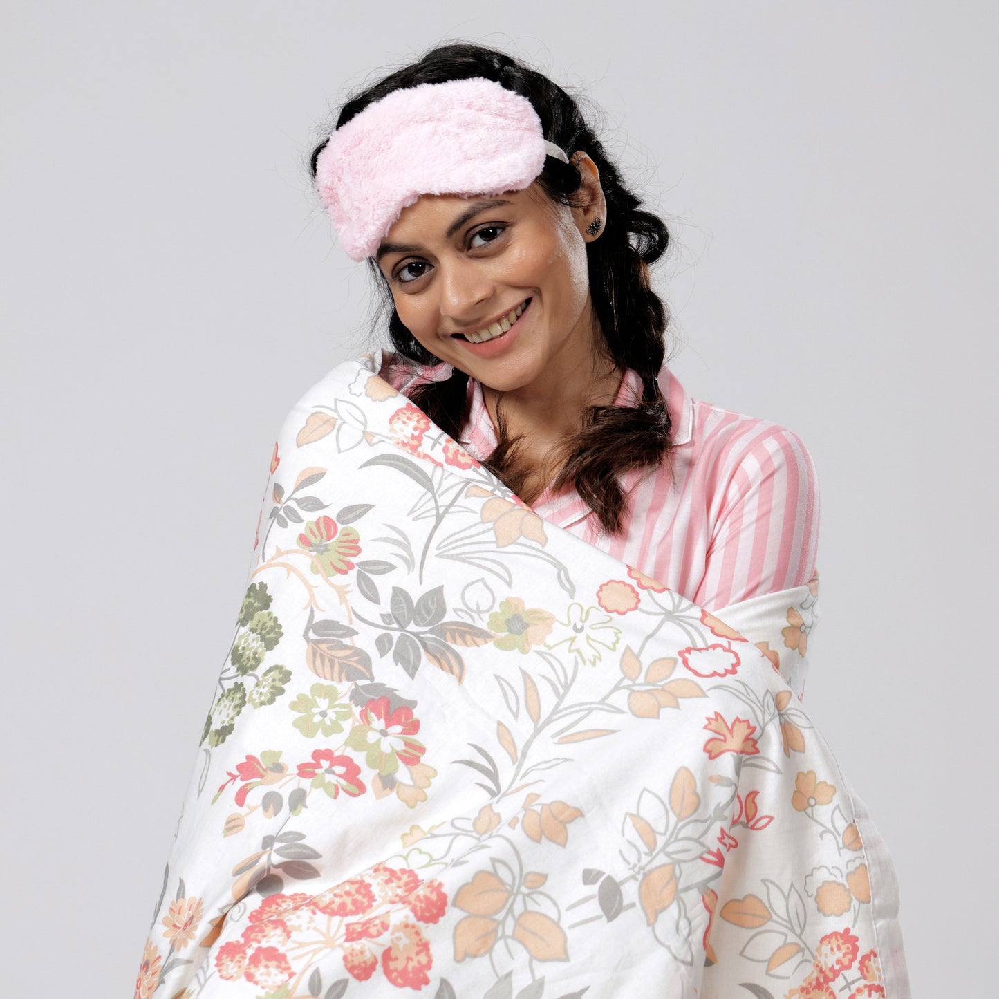 Vintage Floral Peach and White 144 TC 100% Cotton All Season AC Dohar for Single Bed