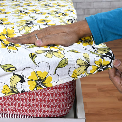 Golden Daffodil Floral 144 TC Cotton King Fitted Bedsheet With 2 Pillowcovers