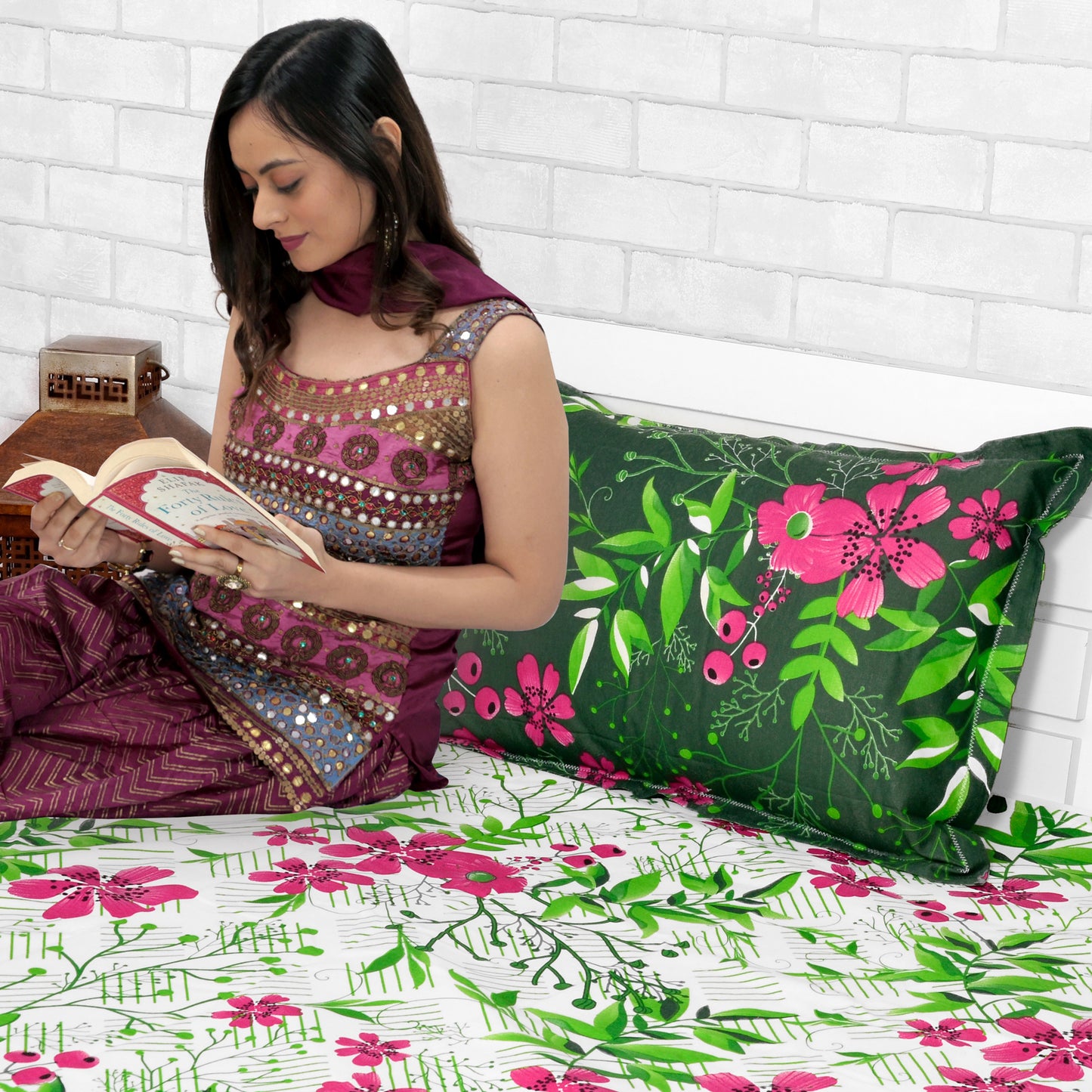 Mint Pink Floral 144 TC Polycotton King Bedsheet With 2 Pillowcovers