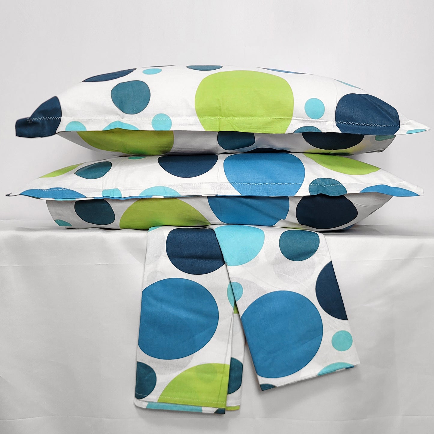 Colorful Polka Dots Bedsheet for King Size Bed