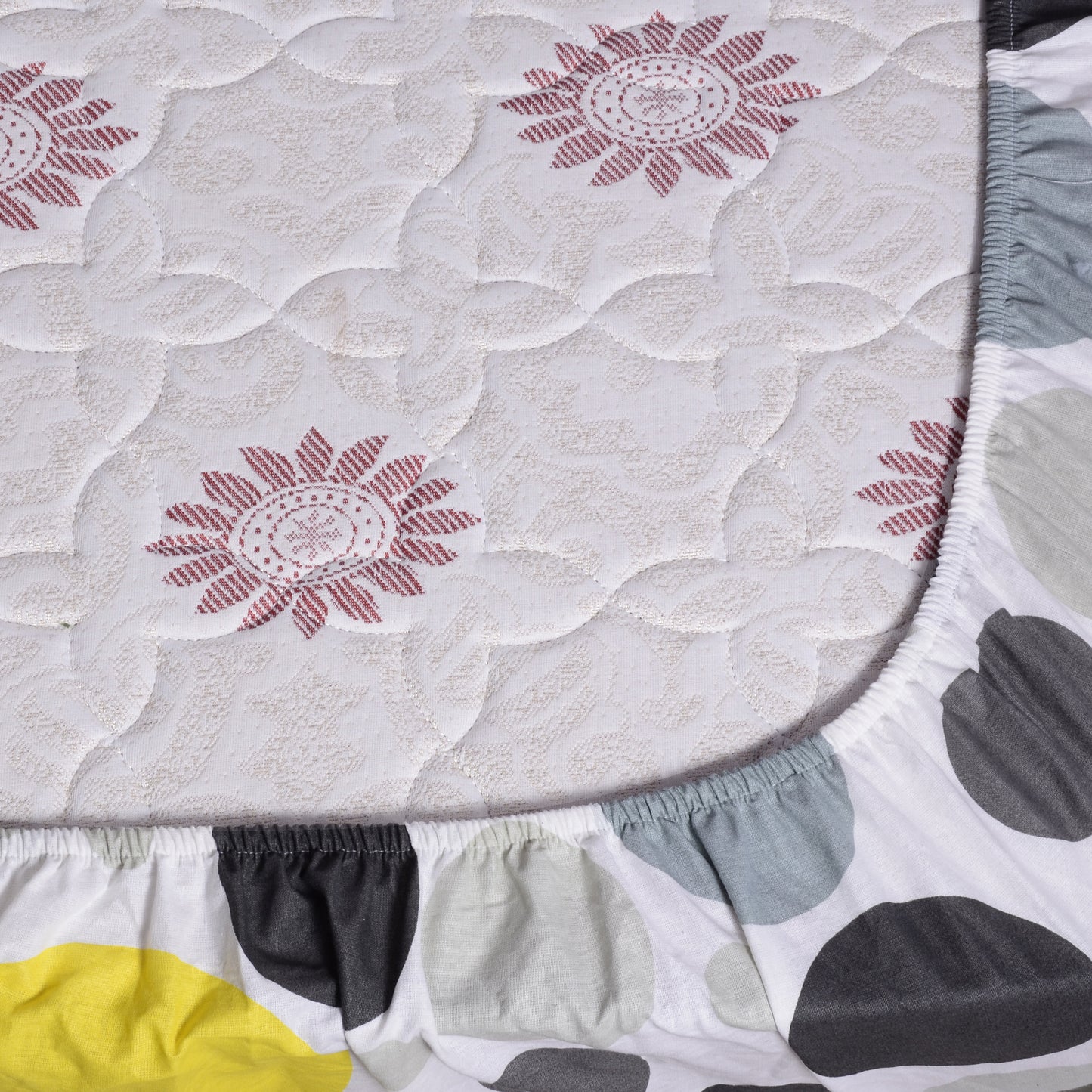 Grey Lagoon Polka Dots Elastic Fitted Bedsheet For Single Bed