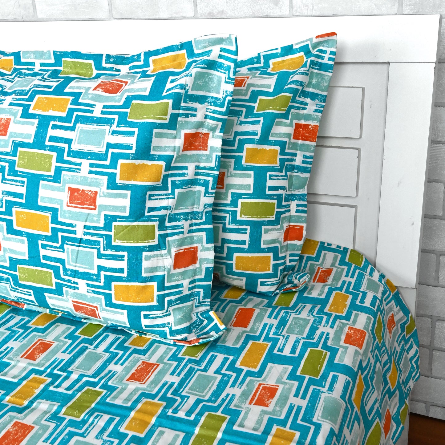 Oxford Blue Abstract 144 TC Polycotton Double Bedsheet With 2 Pillowcovers