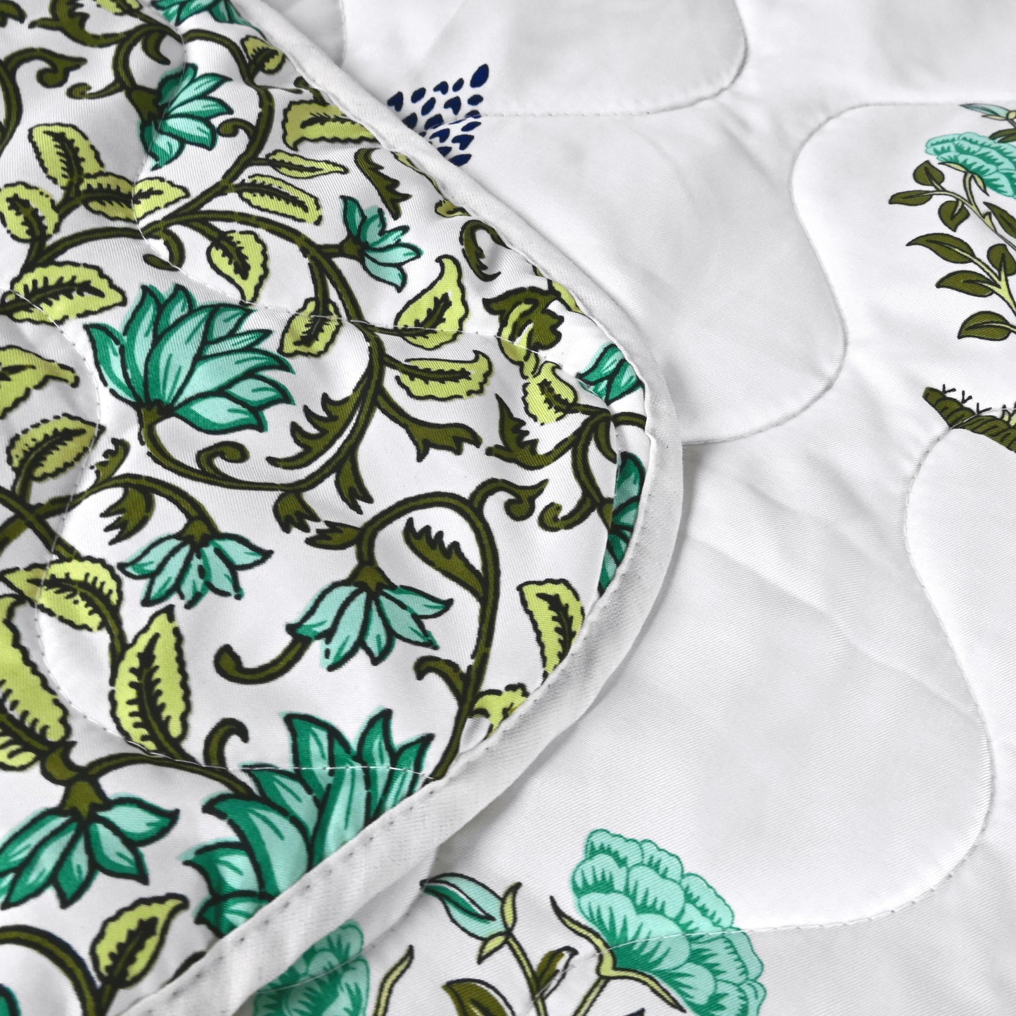 White & Teal Lightweight Reversible Single Comforter – 120 GSM Microfiber