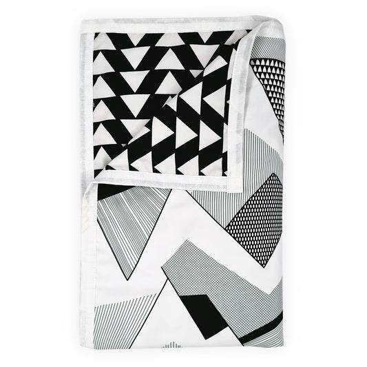 Black and White 120 GSM Microfiber Geometric Pattern Double Bed AC Blanket Dohar for All Season