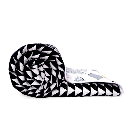 Uneven Triangle Reversible Comforter for Double Bed