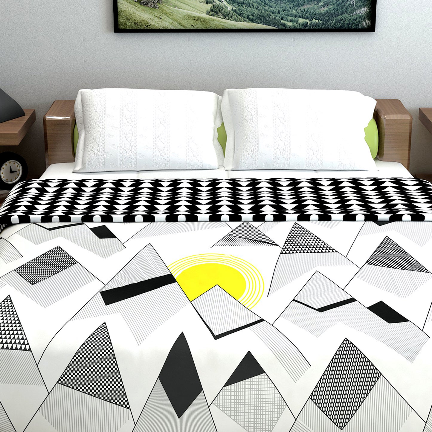 Uneven Triangle Reversible Comforter for Double Bed