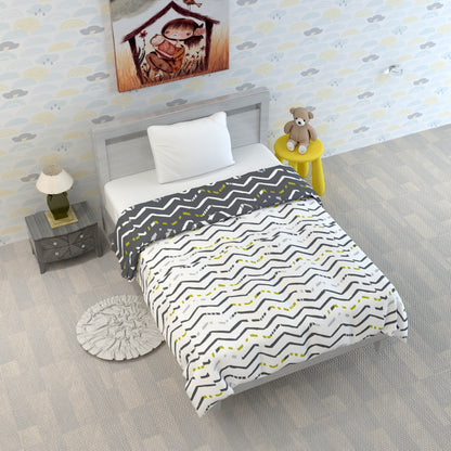 Grey and White Chevron AC Quilt Comforter for Kids