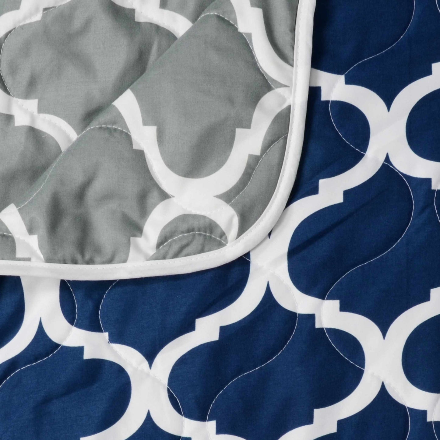 Quatrefoil AC Quilt Comforter for Kids