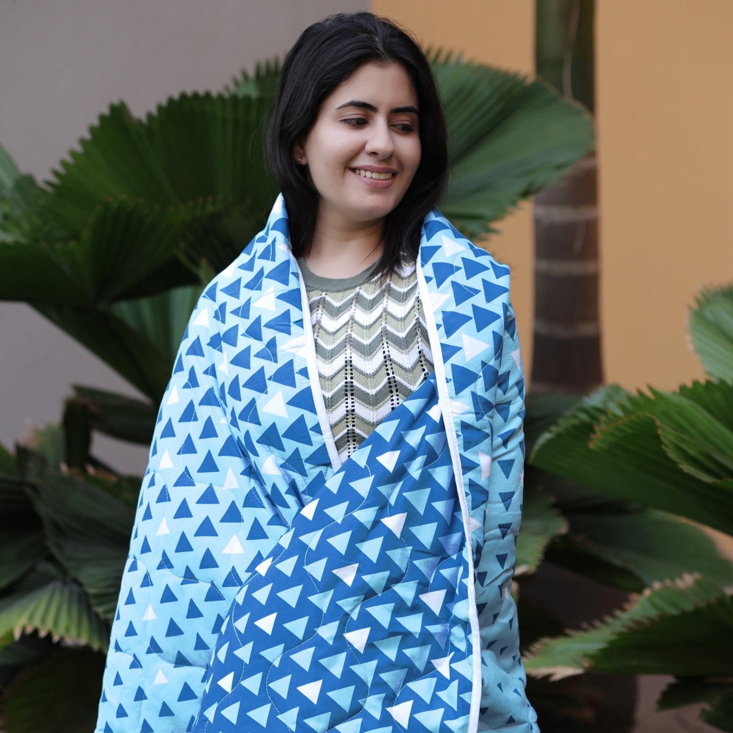 Blue Shade Geometric Single Bed Comforter – 120 GSM Microfiber