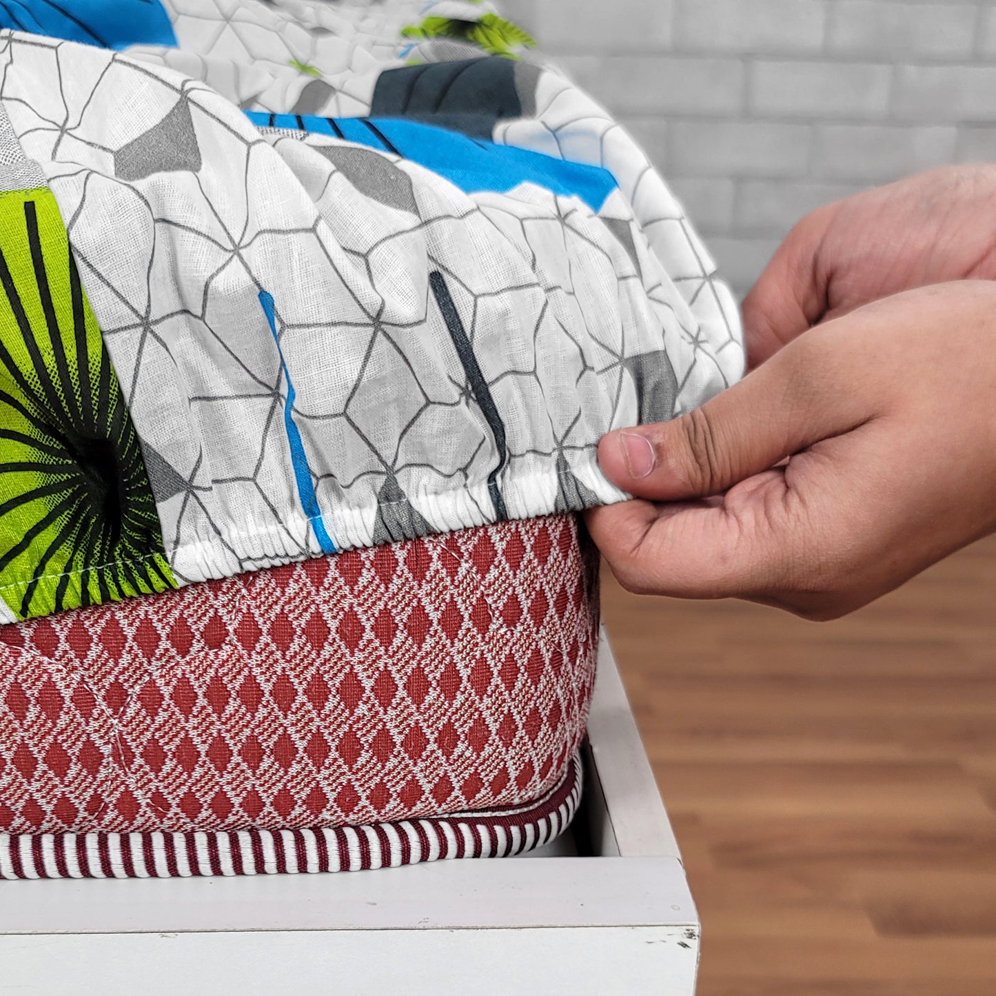 Green & Blue Floral Elastic Fitted Bedsheet for Double Bed