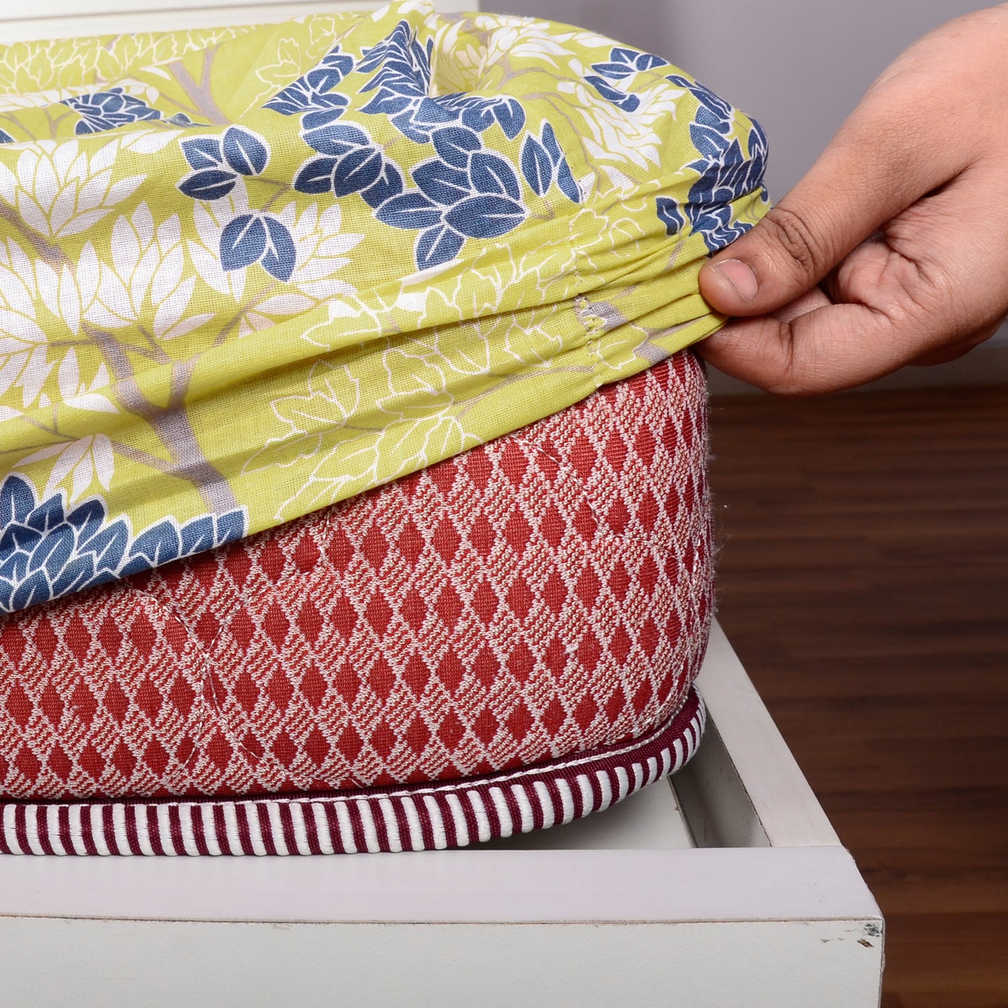 Lemon Drop Tree Leaf Elastic Fitted Bedsheet For Double Bed