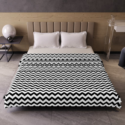 Black Modern Zig Zag Microfiber Double Bed AC Dohar