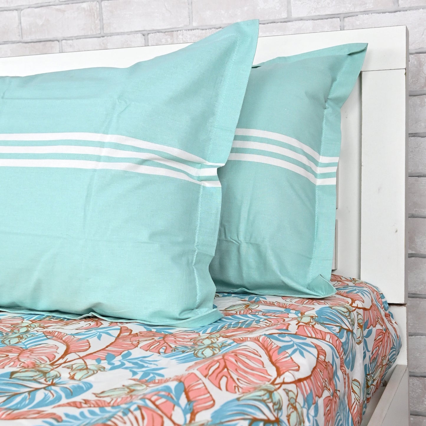 Peach & Teal Coral Breeze 144 TC Cotton Double Bedsheet With 2 Pillowcovers