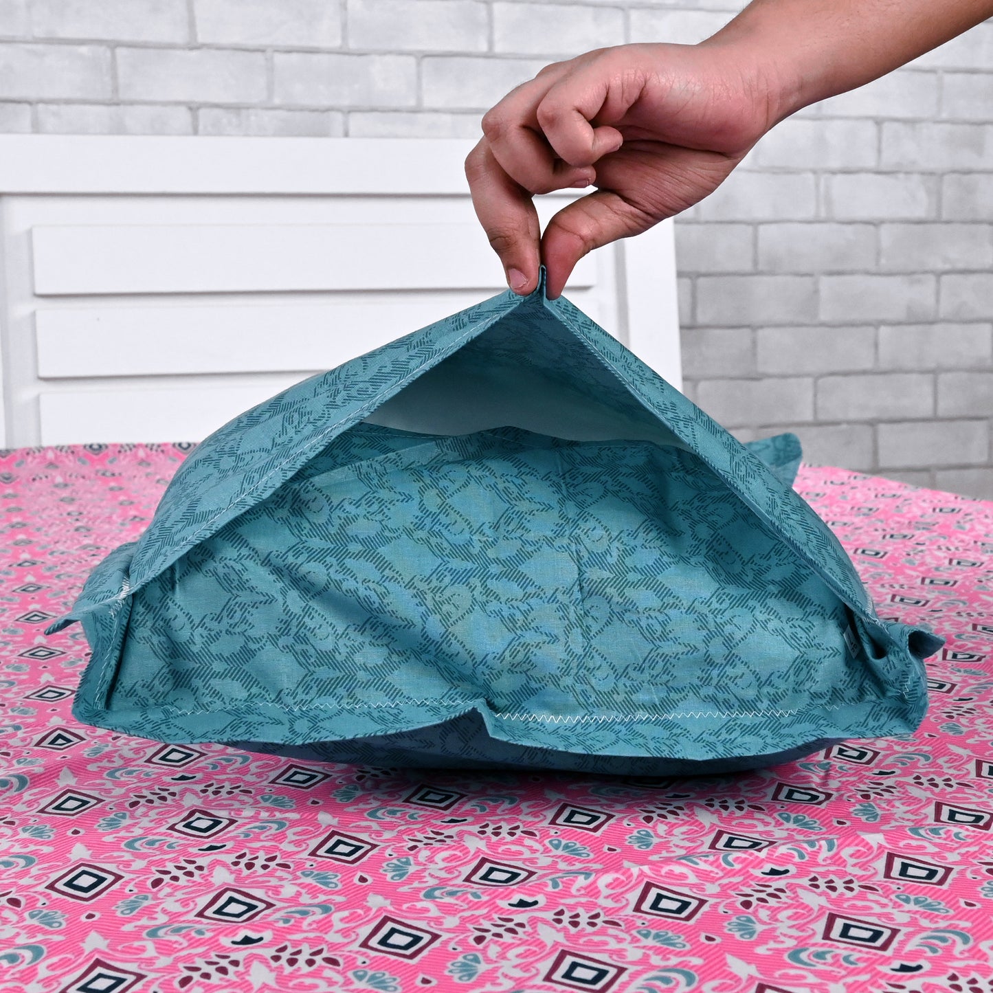 144 TC Pink Fuchsia Geometric Cotton Single Bedsheet With 1 Pillowcover