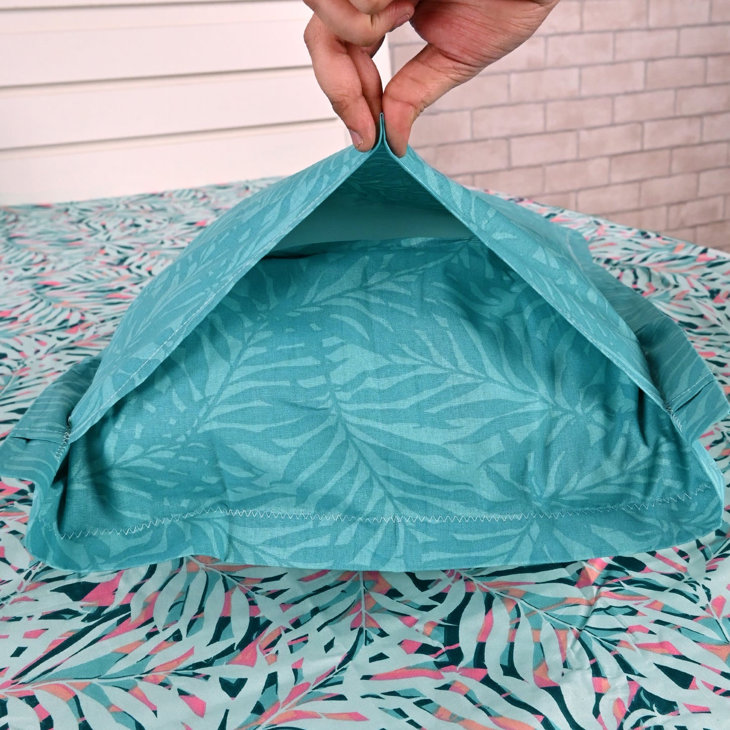 Light Blue Pink Tropical Leaf 144 TC Cotton Double Bedsheet With 2 Pillowcovers