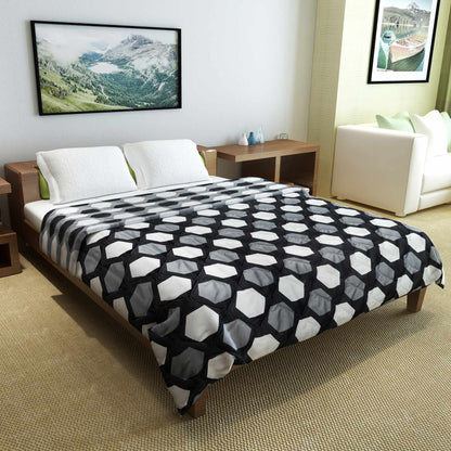 Grey And White Hexagon Double Bed AC Quilt Comforter