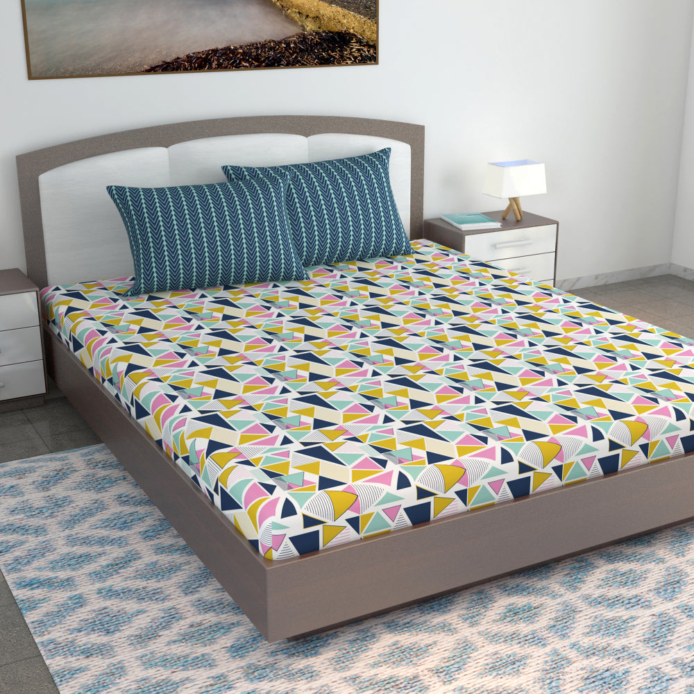 Multicolor Geometric 144 TC Polycotton King Bedsheet With 2 Pillowcovers