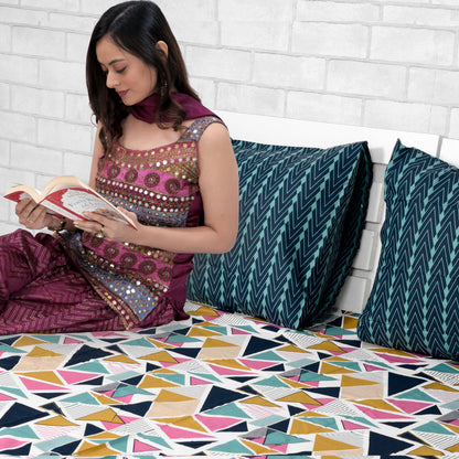 Multicolor Geometric 144 TC Polycotton King Bedsheet With 2 Pillowcovers