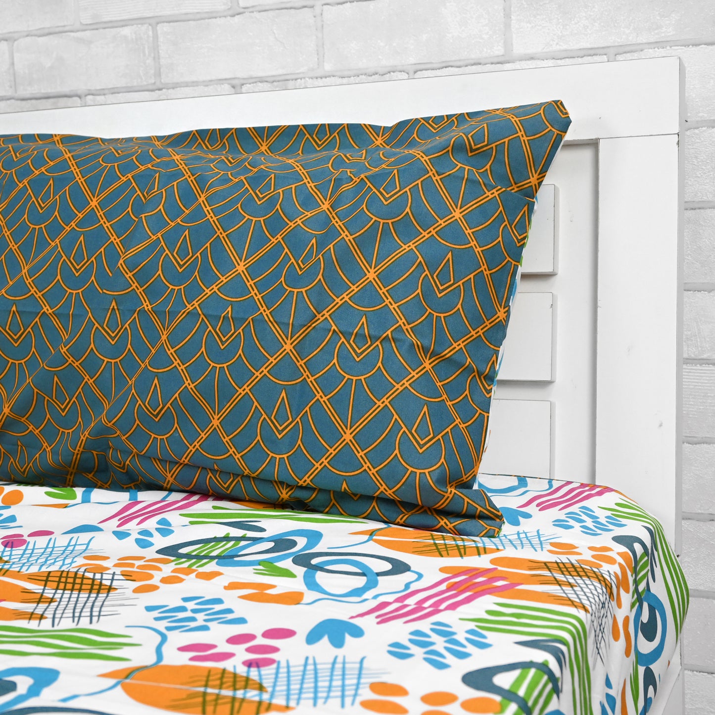 Teal & Mustard Abstract 144 TC Polycotton Single Bedsheet With 1 Pillowcover