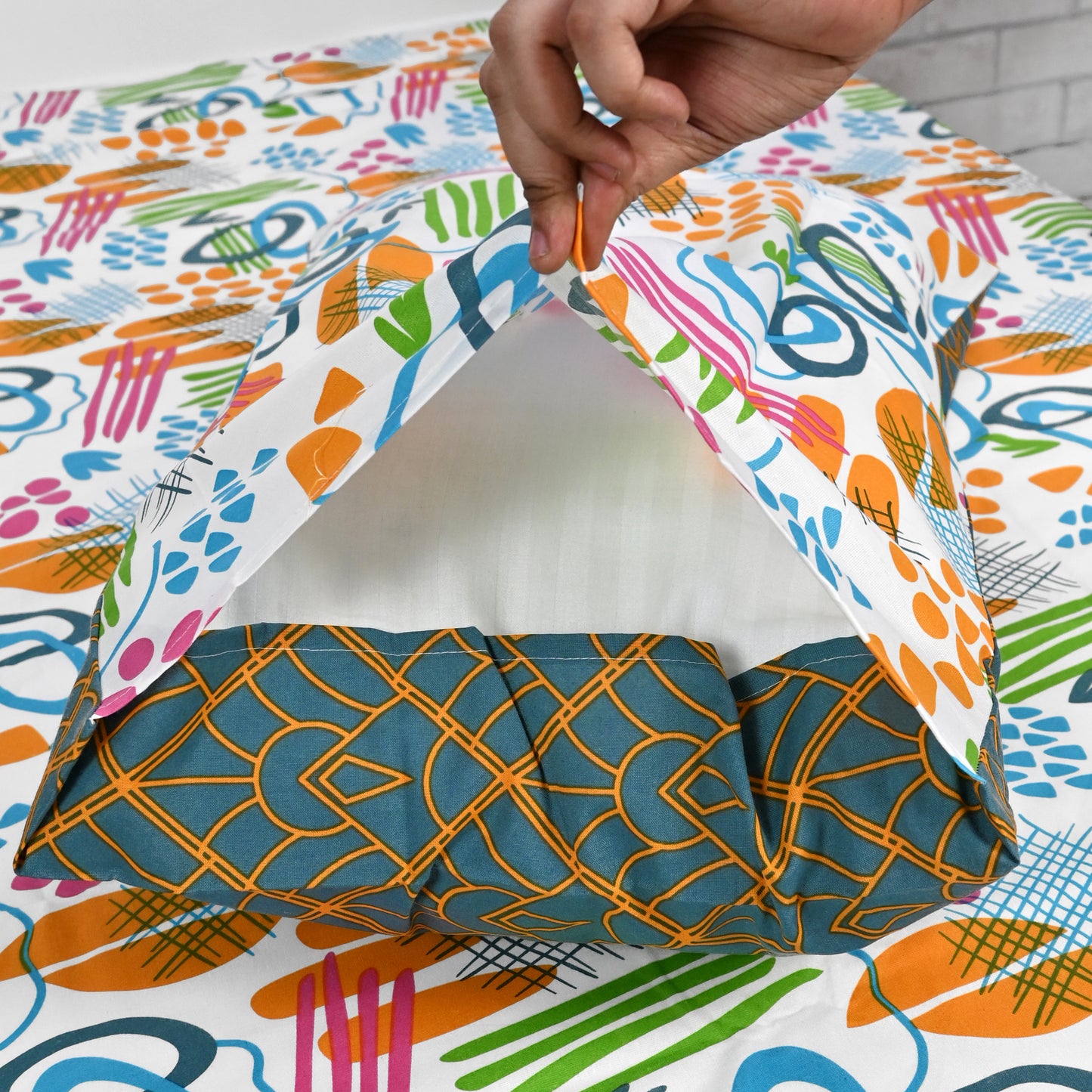 Teal & Mustard Abstract 144 TC Polycotton Single Bedsheet With 1 Pillowcover