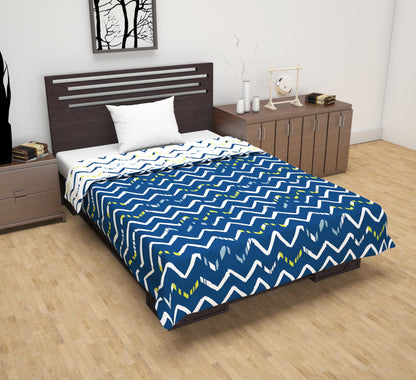 Blue and White 120 GSM Microfiber Abstract Zig Zag Pattern Single Bed AC Blanket Dohar for All Season